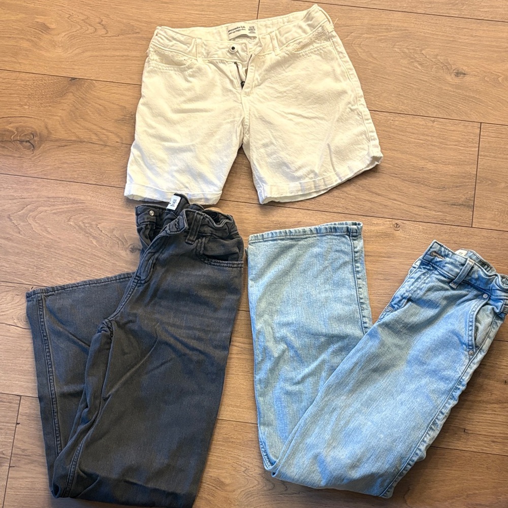 Abercrombie Kids *LOT* sweater, jeans, shorts sz 11 - 12
